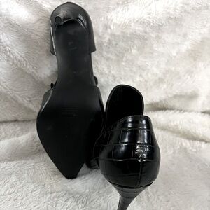 Woman’s Black Steve Madden Heels never worn.